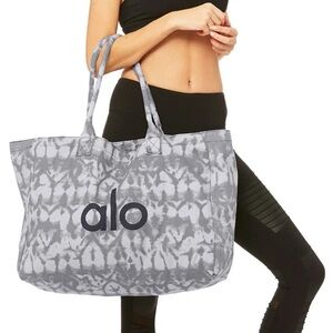 Alo Yoga Iconic Shopper Tote Grey Tiedye